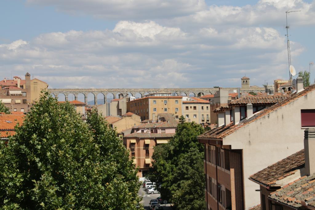 Hotel Apartamentos Aralso Segovia Rum bild