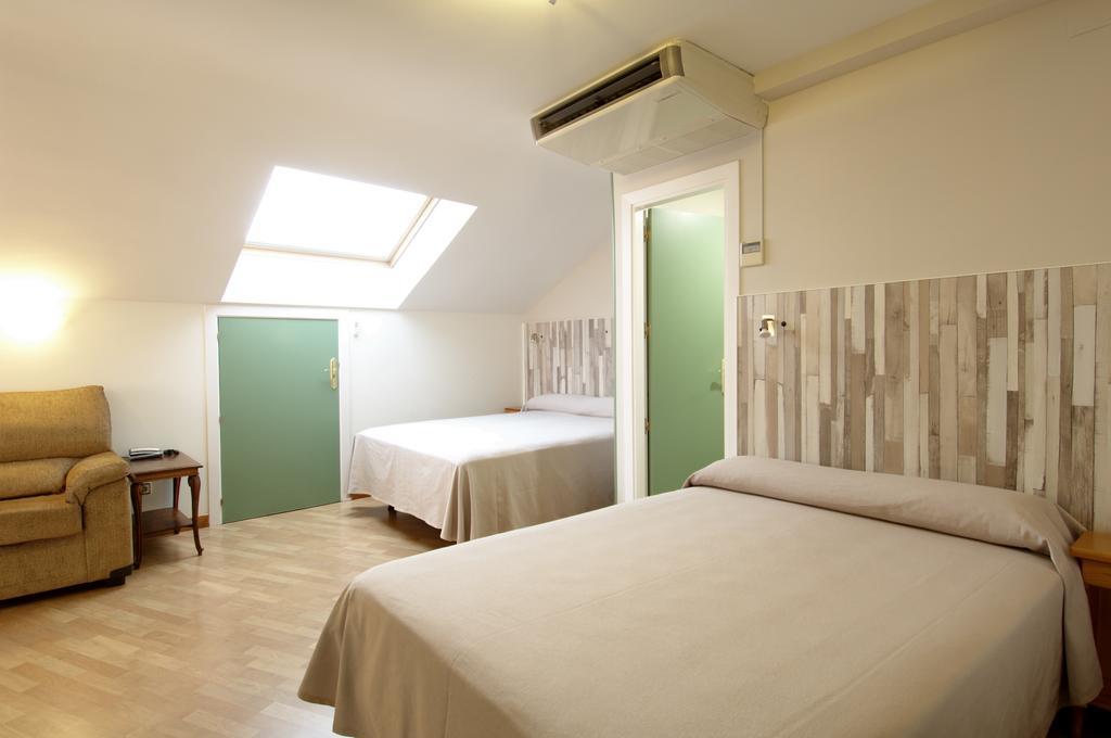 Hotel Apartamentos Aralso Segovia Exteriör bild