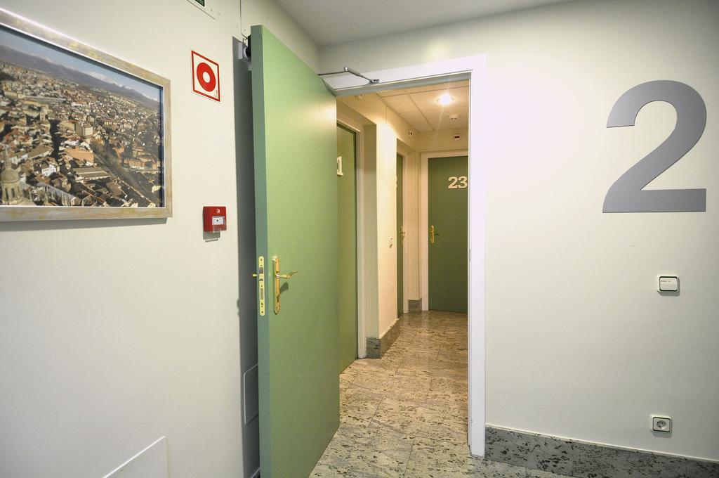 Hotel Apartamentos Aralso Segovia Exteriör bild