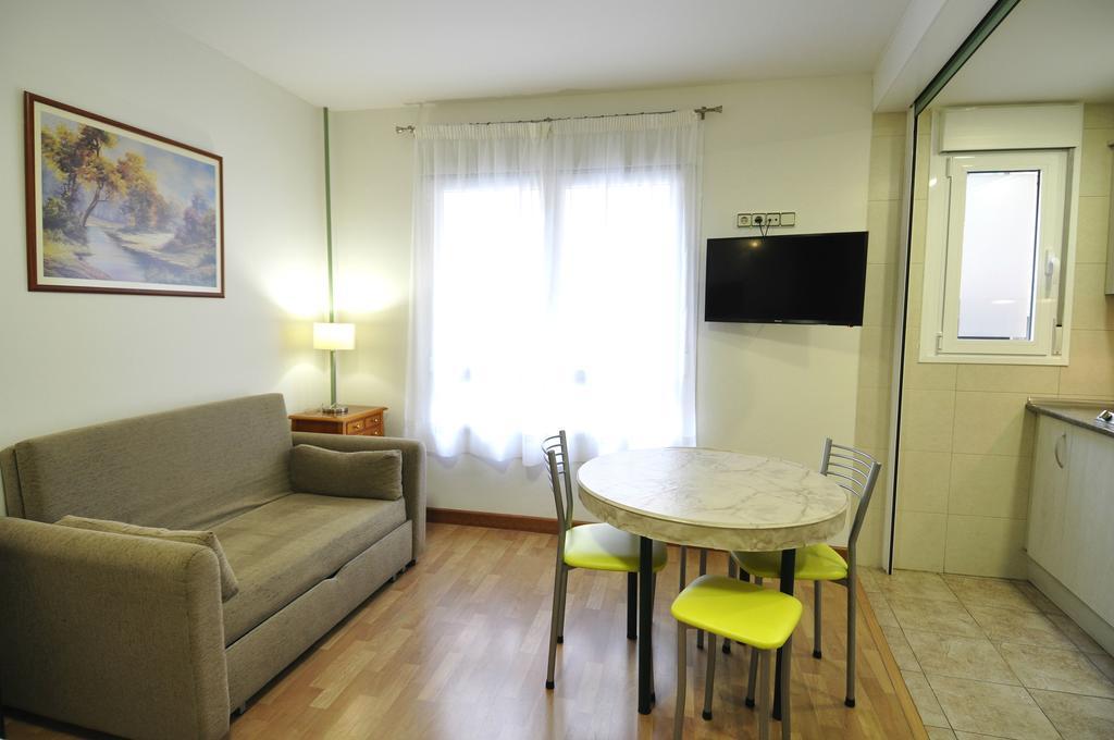 Hotel Apartamentos Aralso Segovia Exteriör bild