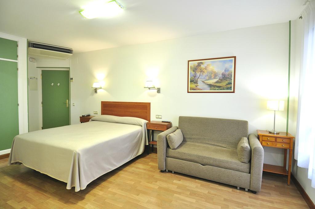 Hotel Apartamentos Aralso Segovia Exteriör bild