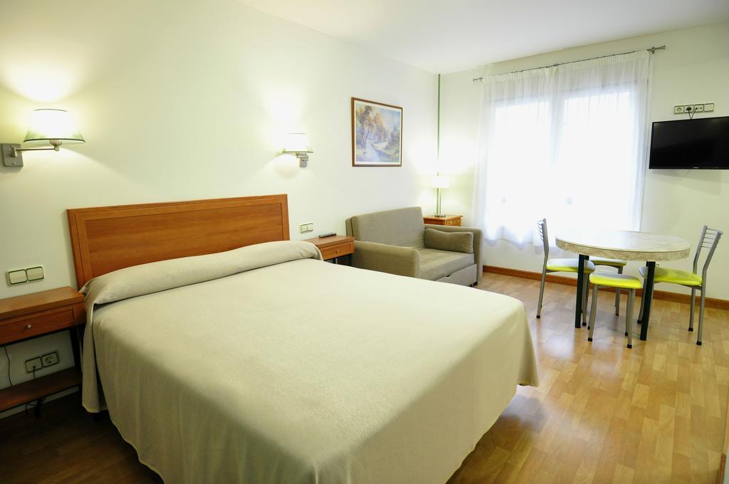 Hotel Apartamentos Aralso Segovia Exteriör bild