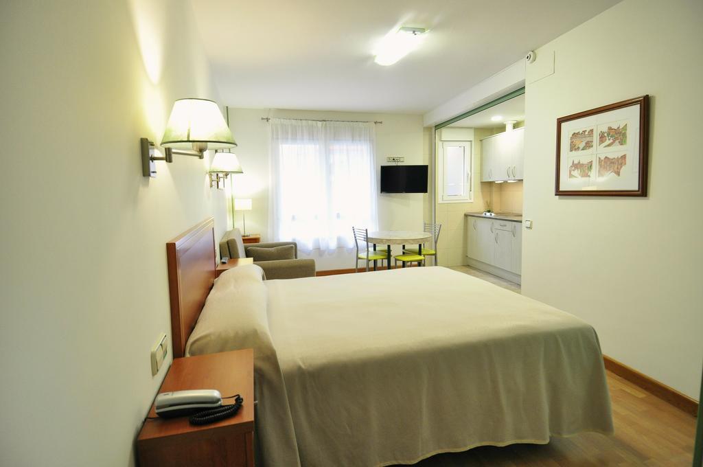 Hotel Apartamentos Aralso Segovia Exteriör bild