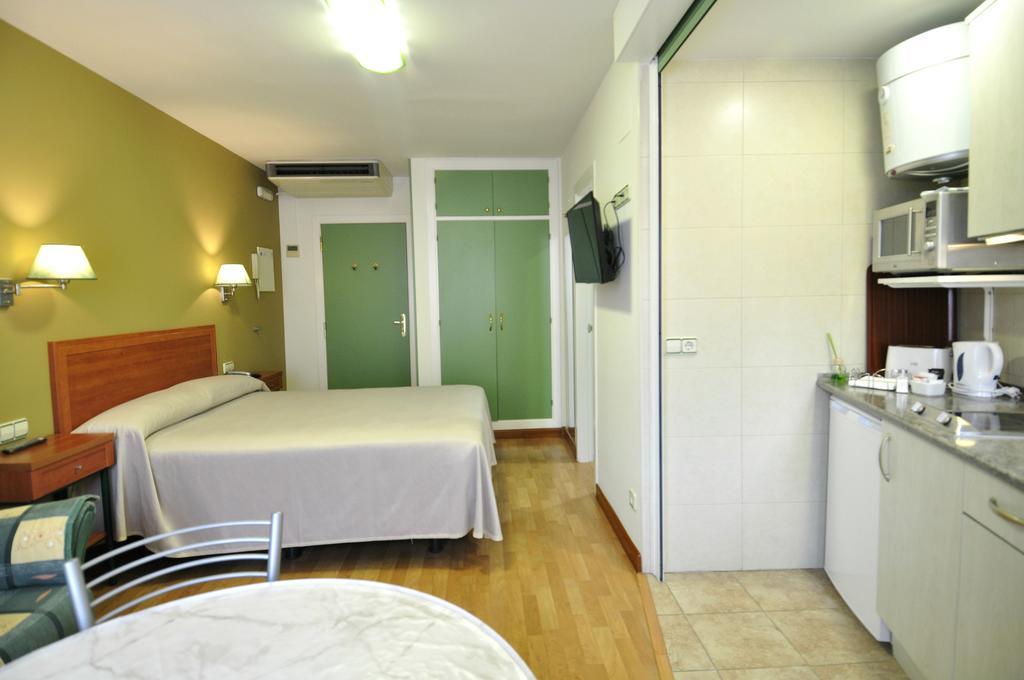 Hotel Apartamentos Aralso Segovia Exteriör bild