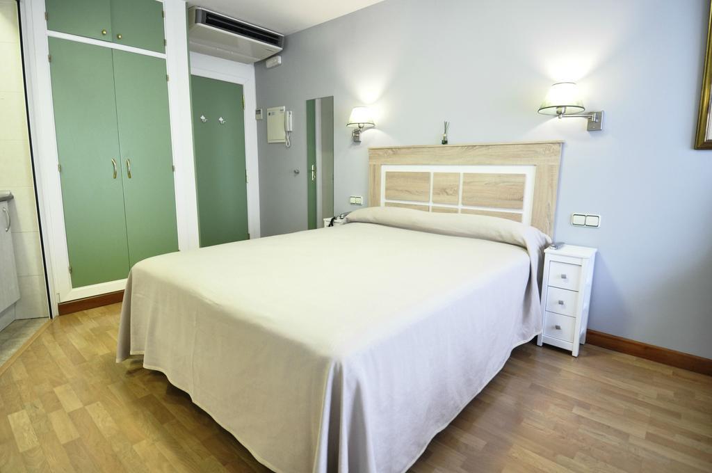 Hotel Apartamentos Aralso Segovia Exteriör bild