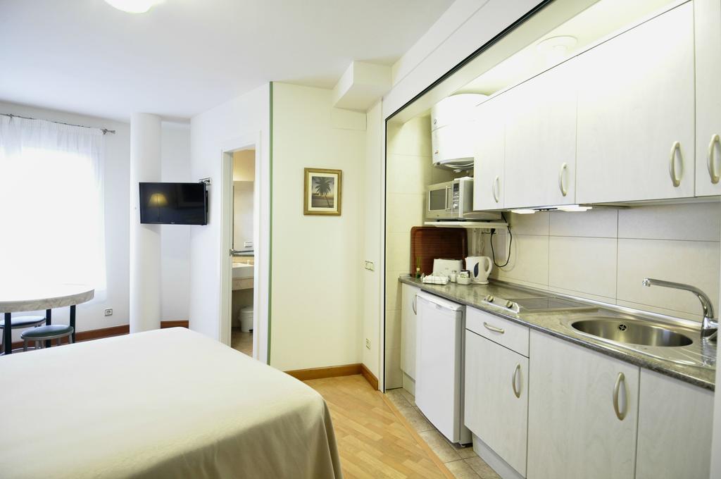 Hotel Apartamentos Aralso Segovia Exteriör bild