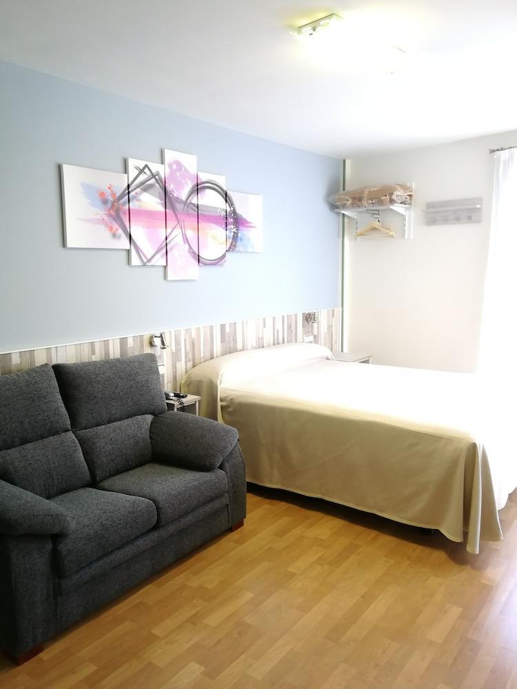 Hotel Apartamentos Aralso Segovia Exteriör bild